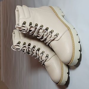 Oasis Society Kinsley boots full laceup womens 8 beige lug soles hiking academia